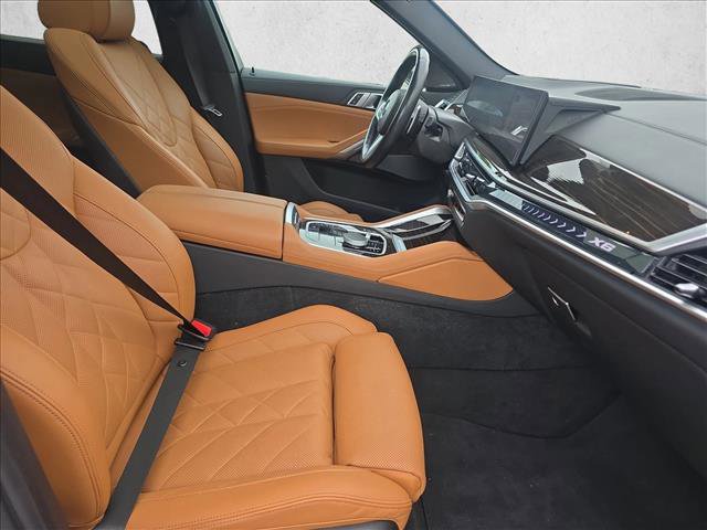 Used 2024 BMW X6 xDrive40i w/ Premium Package image 21