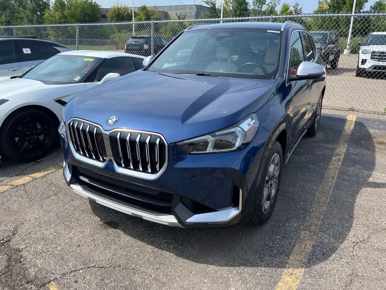 Used 2023 BMW X1 xDrive28i w/ Convenience Package AWD/4WD image 3