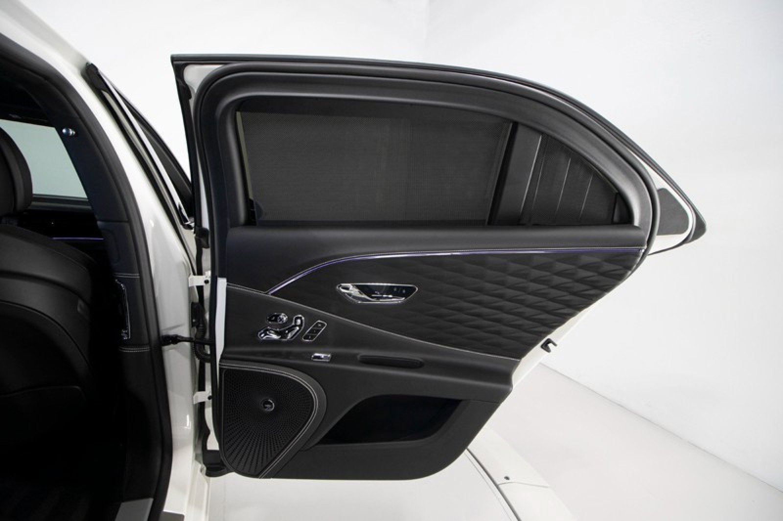 Used 2021 Bentley Flying Spur V8 image 59