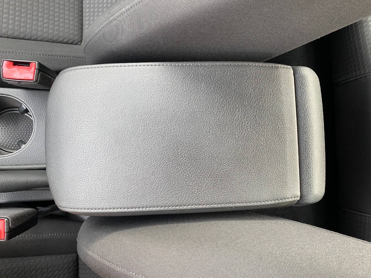 Used 2016 Volkswagen Jetta SE FWD image 17