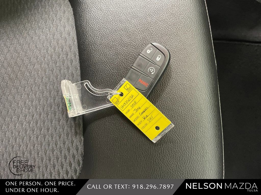 Used 2025 Jeep Compass Latitude image 48