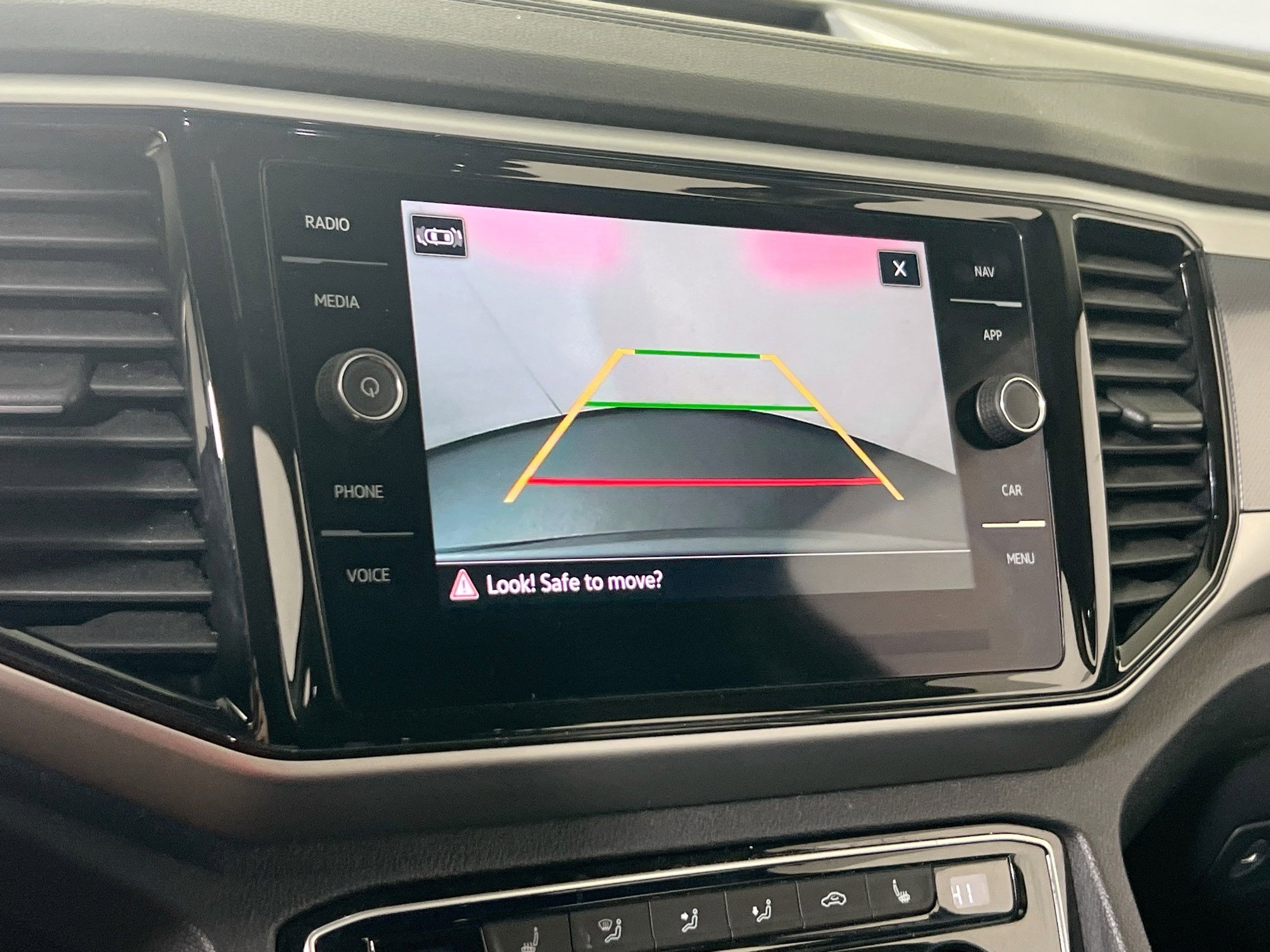 Used 2022 Volkswagen Atlas SEL R-Line image 14