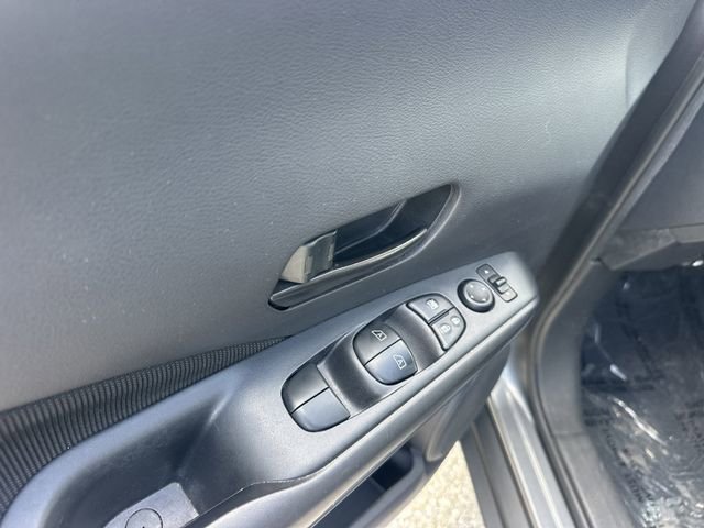 Used 2021 Nissan Kicks S FWD image 19
