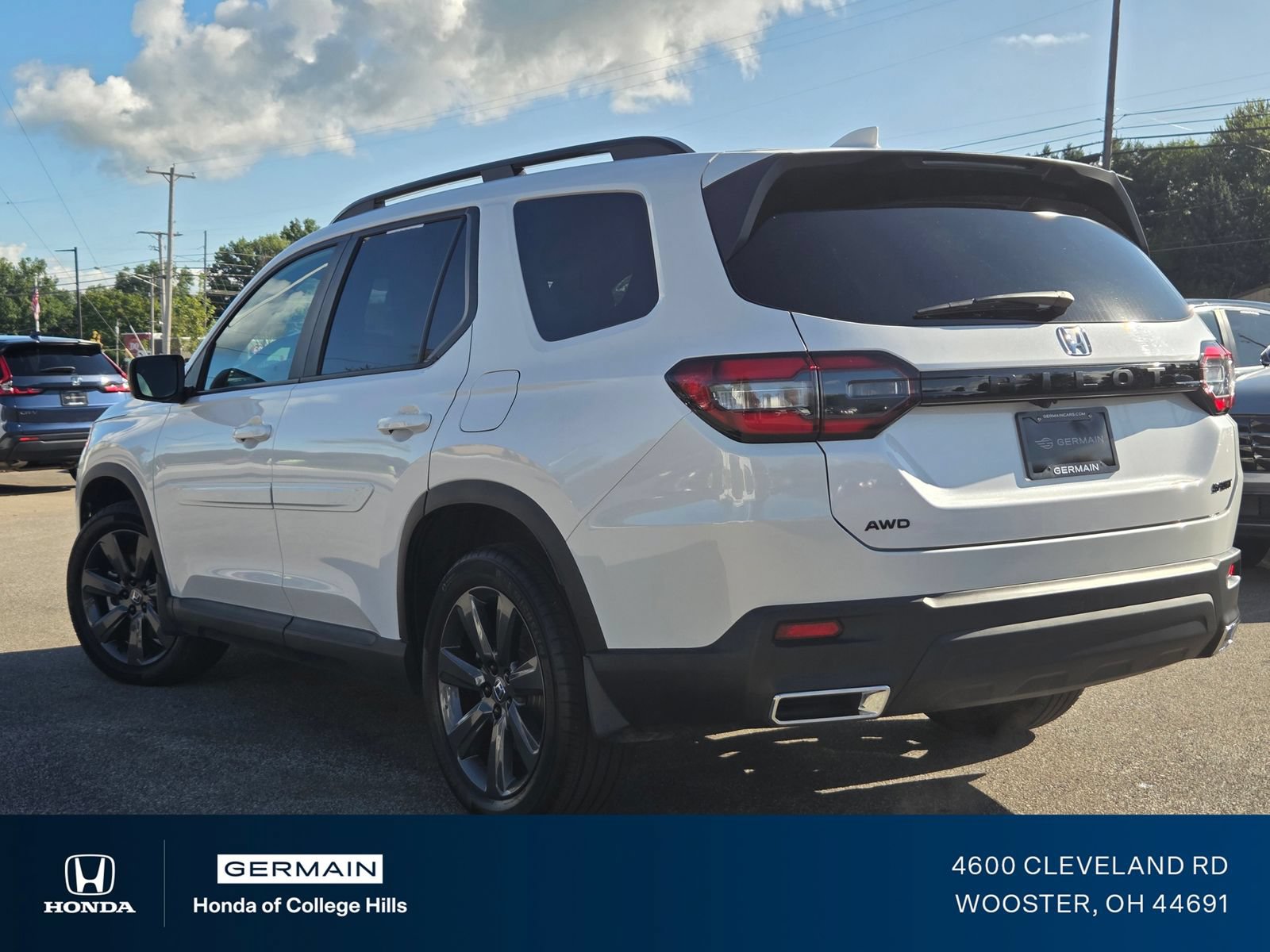 Used 2025 Honda Pilot Sport image 16