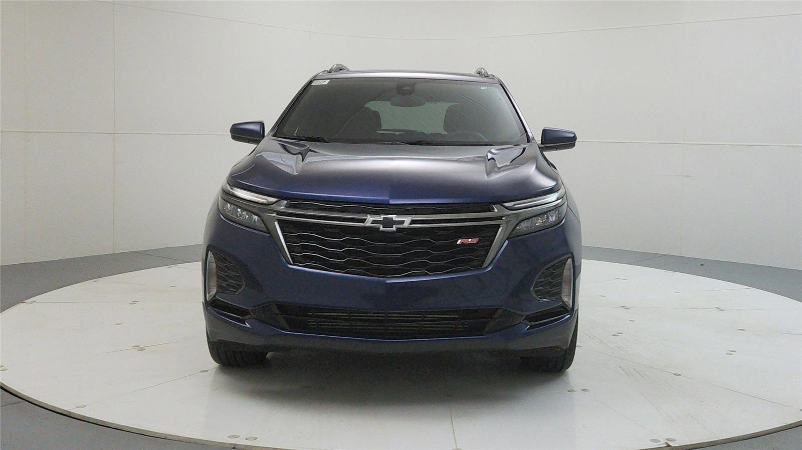 Used 2023 Chevrolet Equinox RS AWD/4WD image 2