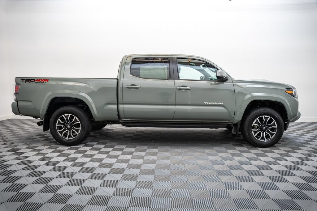 Used 2023 Toyota Tacoma TRD Sport w/ TRD Premium Sport Package AWD/4WD image 4