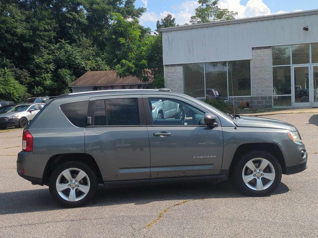 Used 2012 Jeep Compass Latitude AWD/4WD image 3