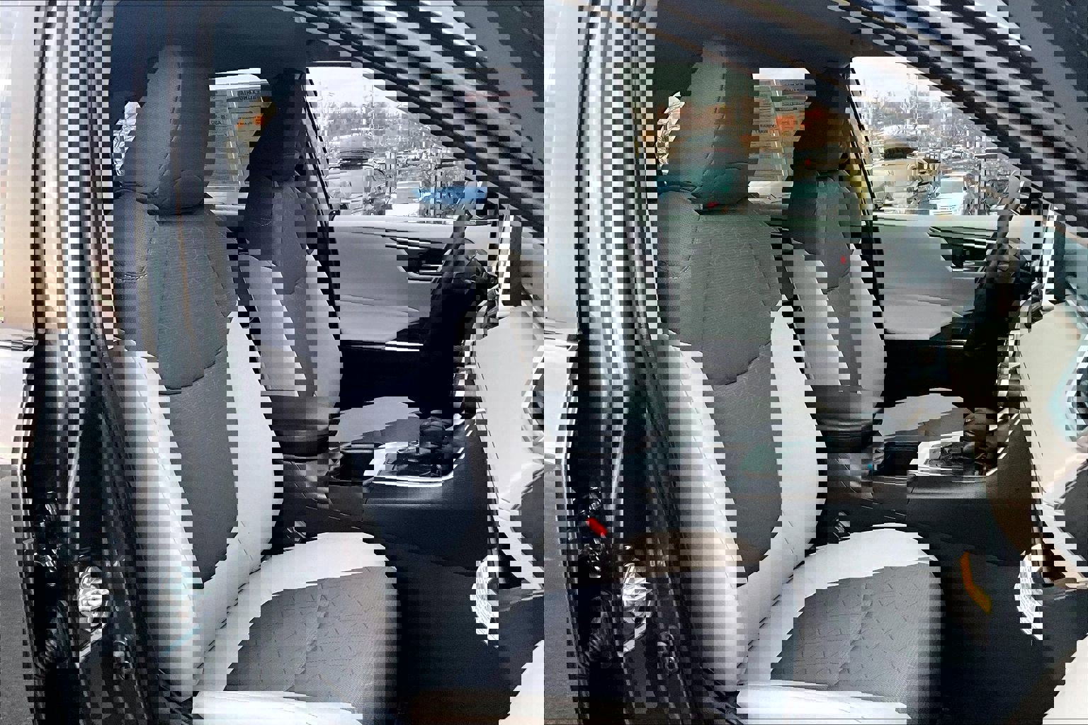 Used 2025 Toyota RAV4 XLE image 7