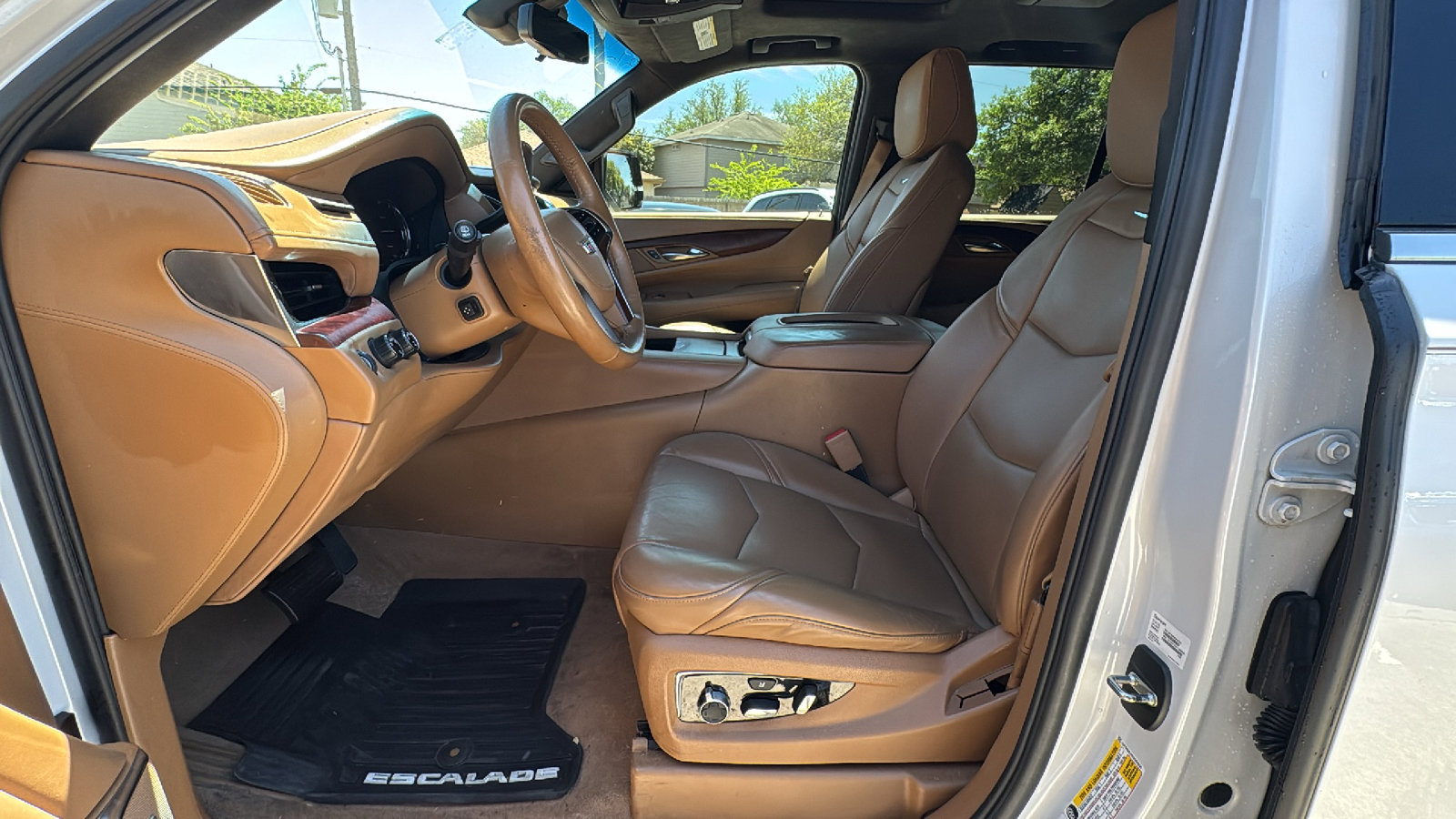 Used 2017 Cadillac Escalade Platinum image 9