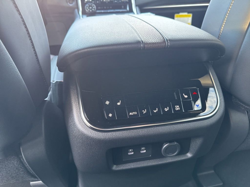 New 2026 Nissan Armada Platinum Reserve image 15