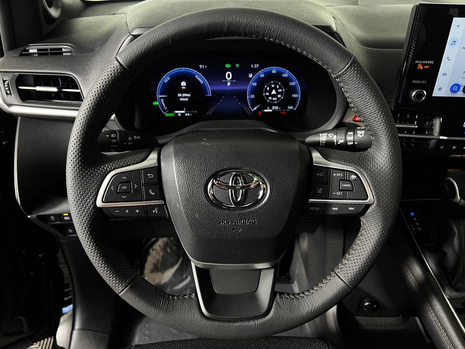 Used 2026 Toyota Sienna Limited FWD image 16