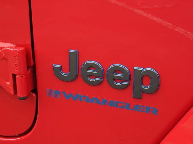 Certified 2025 Jeep Wrangler Unlimited Sahara w/ Safety Group image 13