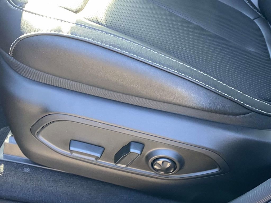 New 2026 Jeep Grand Cherokee Limited w/ Luxury Tech Group II image 40