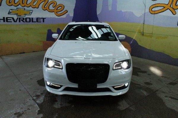 Used 2023 Chrysler 300 Touring L w/ Popular Equipment Group image 7