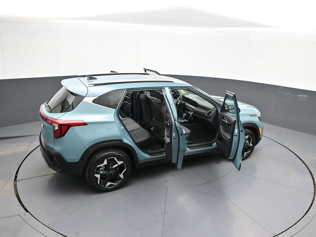 Certified 2025 Kia Seltos EX w/ EX Sunroof Package image 46