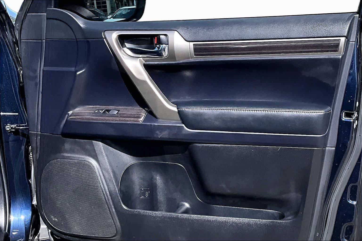 Used 2021 Lexus GX 460 Premium w/ Premium Package AWD/4WD image 26