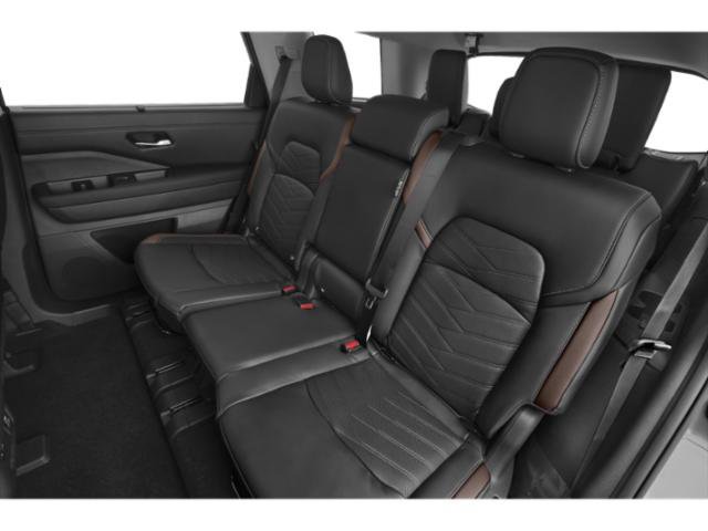 Used 2025 Nissan Pathfinder Platinum w/ Black Appearance Package AWD/4WD image 16