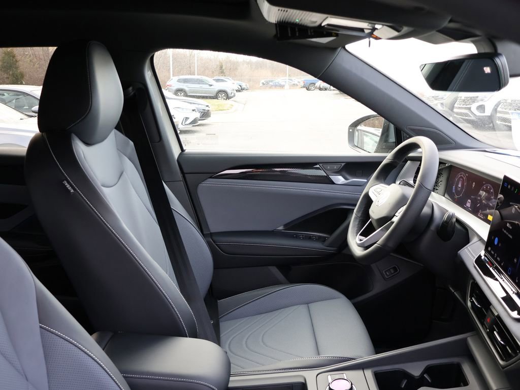 New 2026 Volkswagen Tiguan SE R-Line image 13