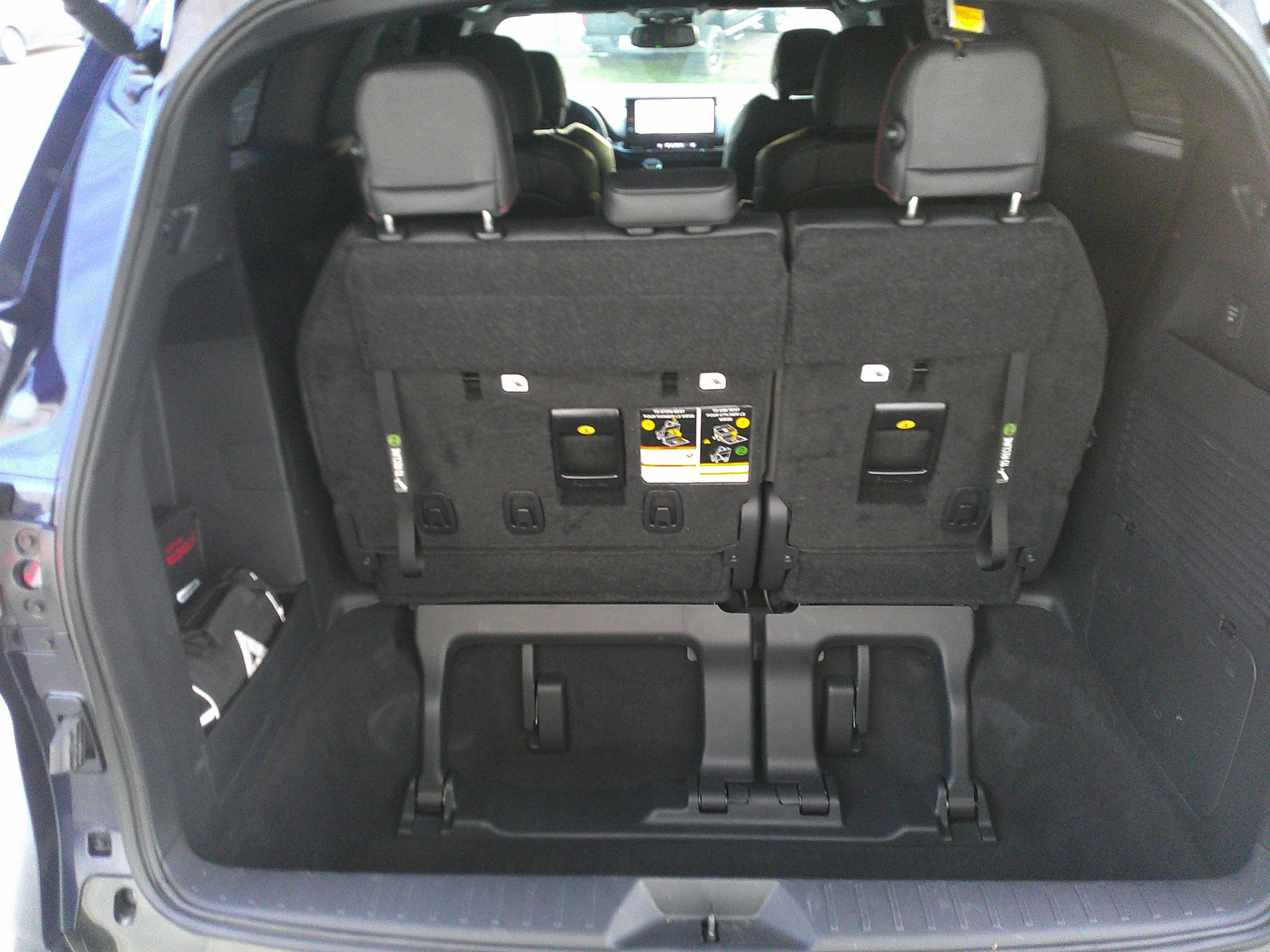 Used 2025 Toyota Sienna XSE w/ XSE Plus Package image 34