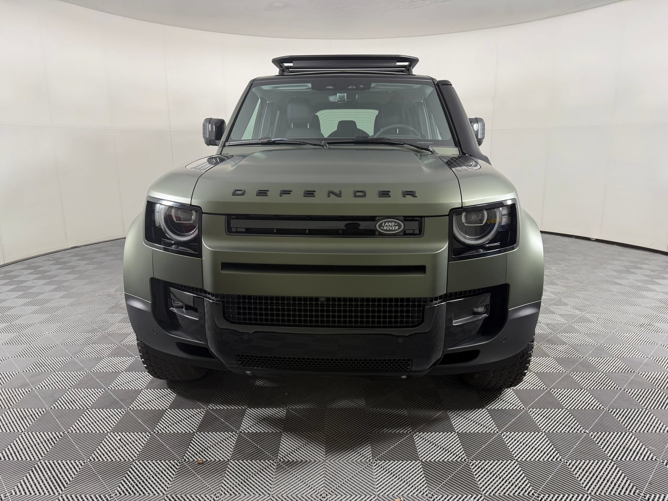 New 2026 Land Rover Defender 110 X-Dynamic SE AWD/4WD image 6