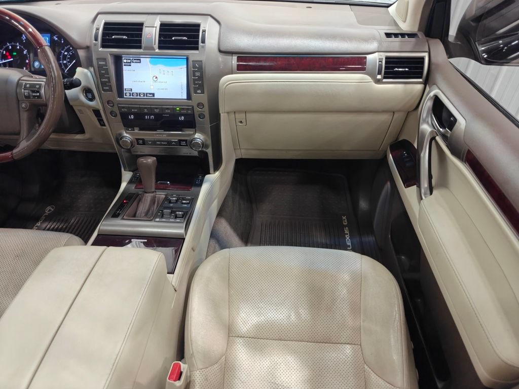 Used 2016 Lexus GX 460 Luxury w/ Preferred Accessory Package AWD/4WD image 28