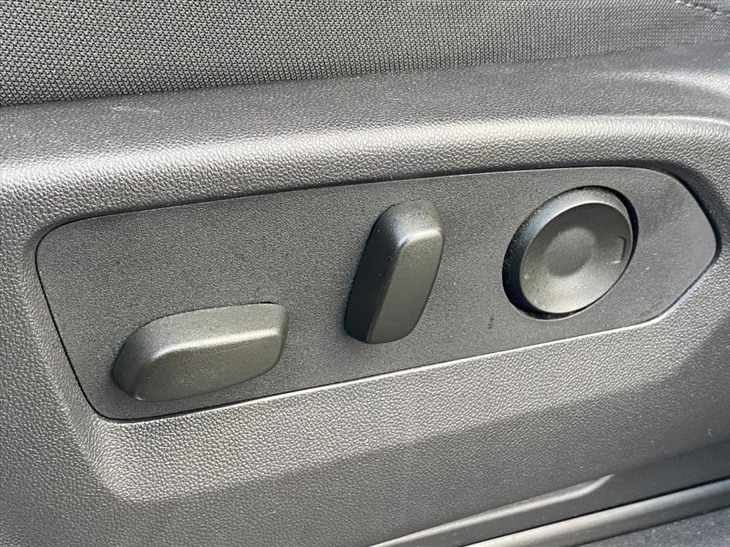 Used 2025 Chevrolet Silverado 1500 LT image 15