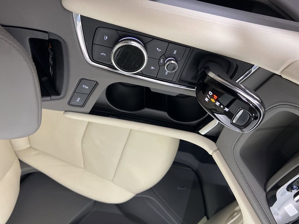 Used 2023 Cadillac XT6 Premium Luxury w/ Technology Package image 18