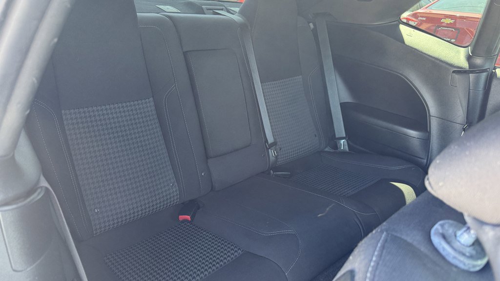 Used 2015 Dodge Challenger SXT RWD image 25
