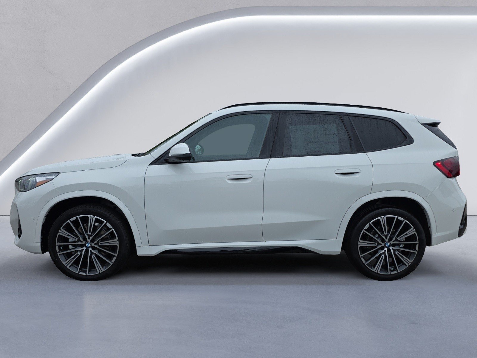 New 2027 BMW X1 xDrive28i AWD/4WD image 6