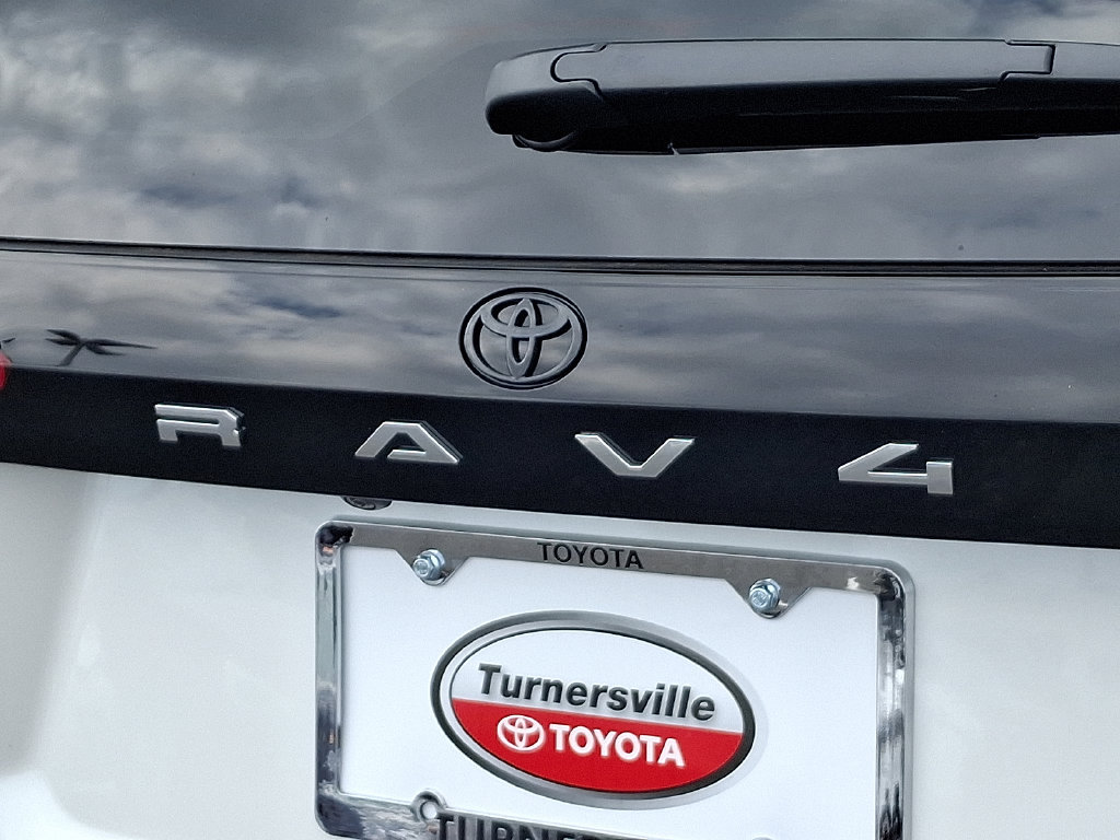 Used 2026 Toyota RAV4 XLE Premium w/ Panoramic Sun Roof Package AWD/4WD image 31