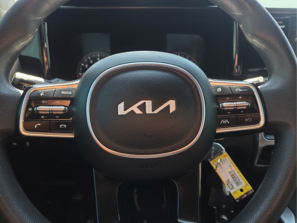 Used 2023 Kia Sorento LX FWD image 19