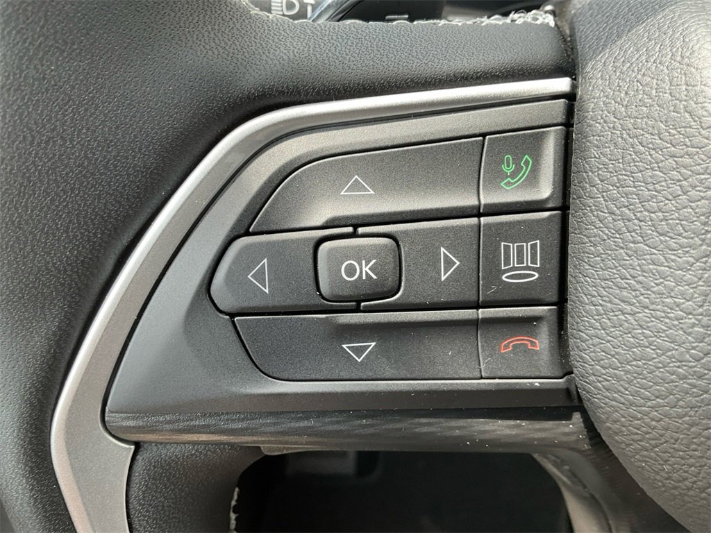 New 2025 Jeep Grand Cherokee L Laredo w/ Luxury Tech Group I image 36