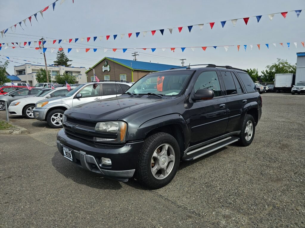 Used 2005 Chevrolet TrailBlazer LT w/ Luxury Package AWD/4WD image 3