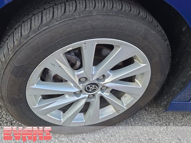 Used 2023 Toyota Camry LE AWD/4WD image 4