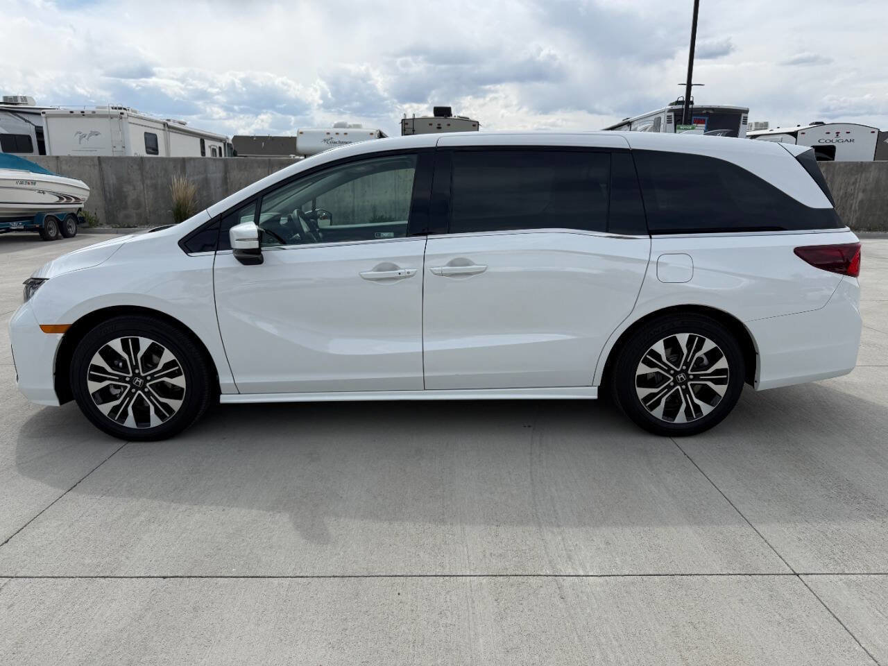 Used 2026 Honda Odyssey Elite image 6