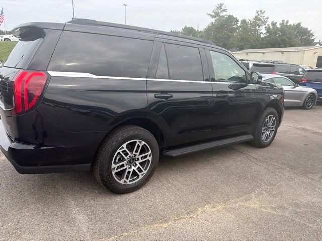 Used 2025 Ford Expedition Active AWD/4WD image 34