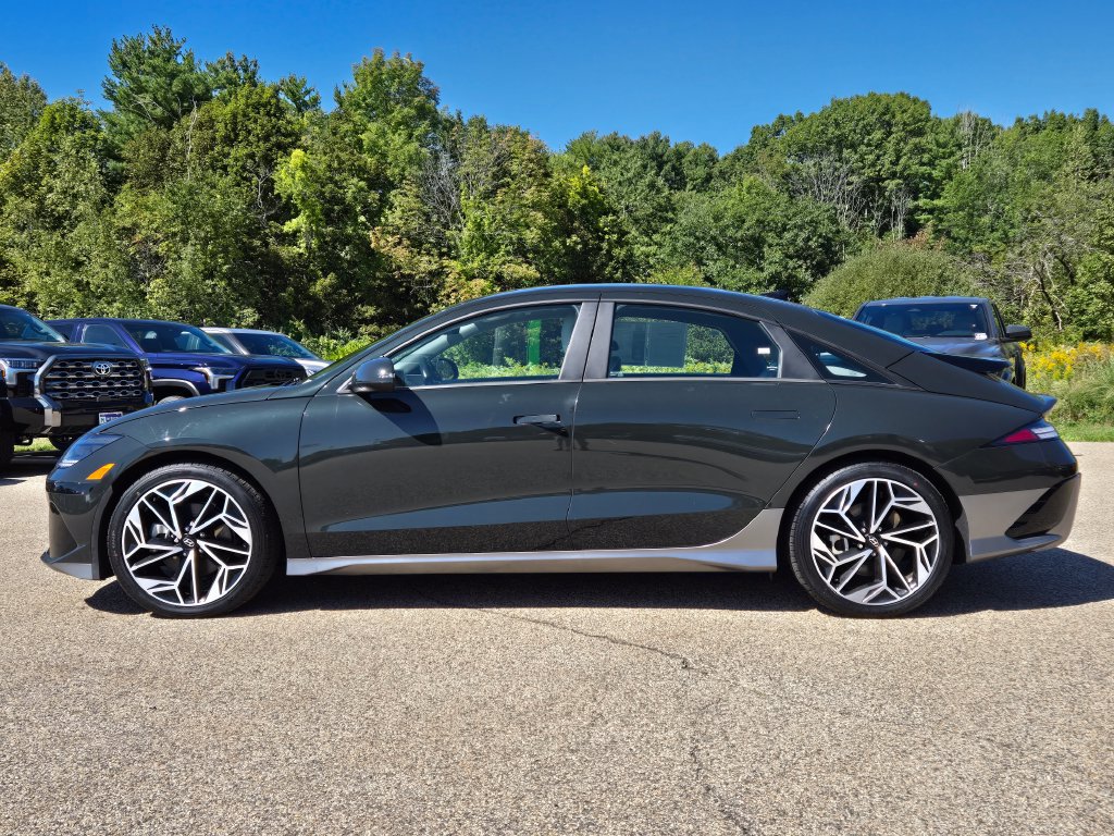 Used 2023 Hyundai Ioniq 6 SEL AWD/4WD image 2