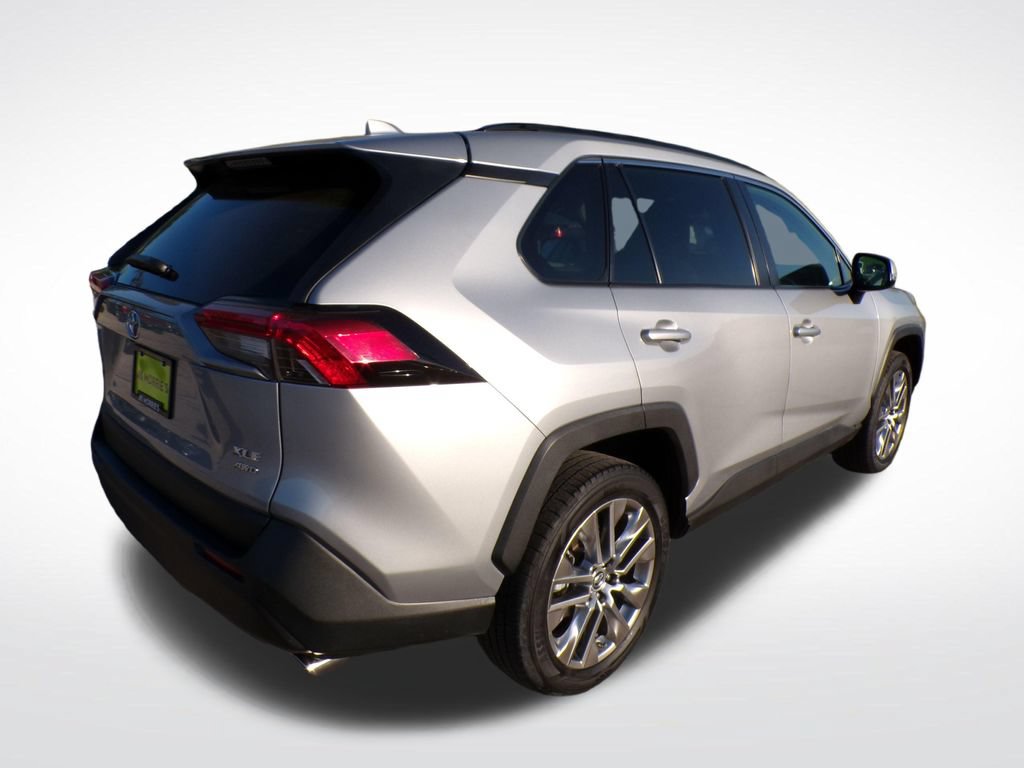 Used 2019 Toyota RAV4 XLE Premium w/ Cold Weather Package AWD/4WD image 8