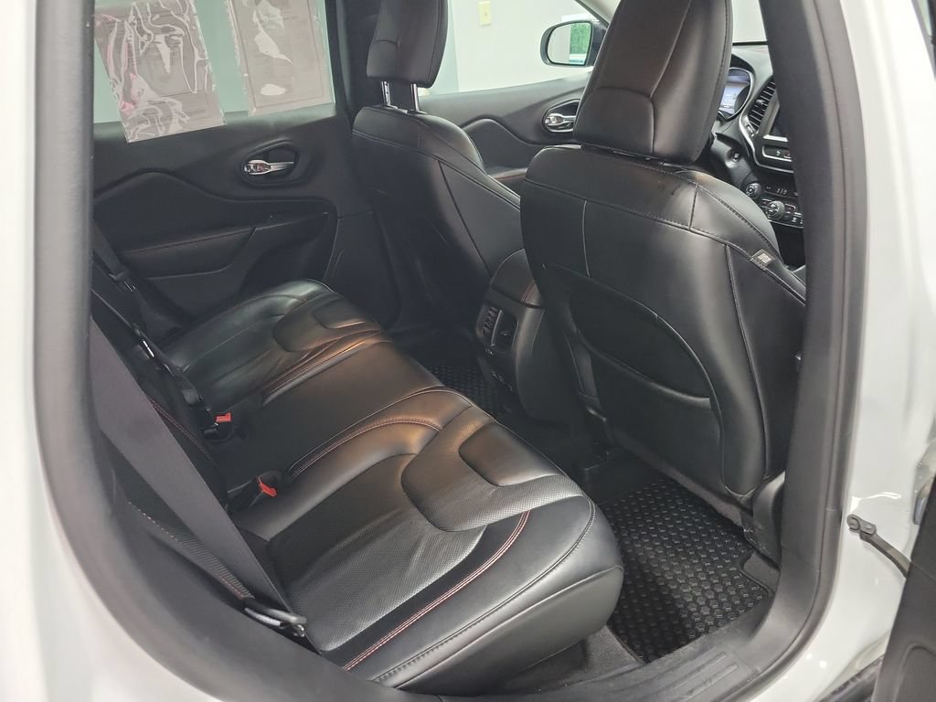 Used 2022 Jeep Cherokee Trailhawk w/ Premium Leather Package AWD/4WD image 19
