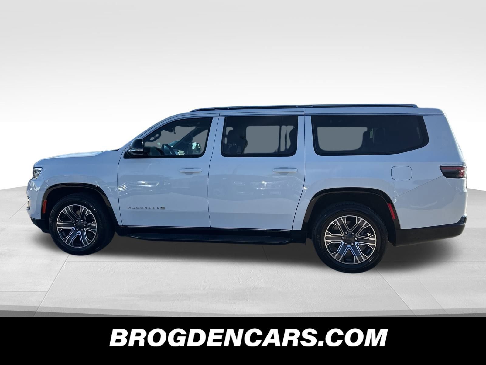 Used 2024 Jeep Wagoneer L Series II w/ Flexible Seating Group image 6