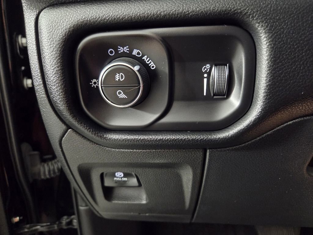 Used 2022 RAM 1500 TRX AWD/4WD image 19