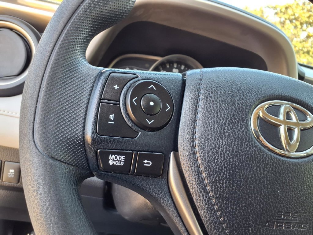 Used 2015 Toyota RAV4 XLE FWD image 21