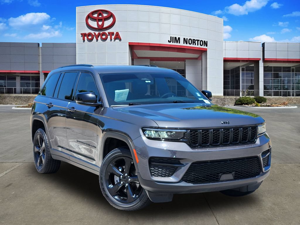 Used 2023 Jeep Grand Cherokee Altitude