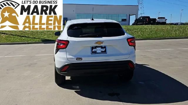 Used 2024 Chevrolet Trax LS w/ LS Convenience Package image 7