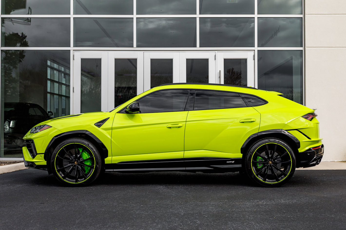 Used 2023 Lamborghini Urus S image 6