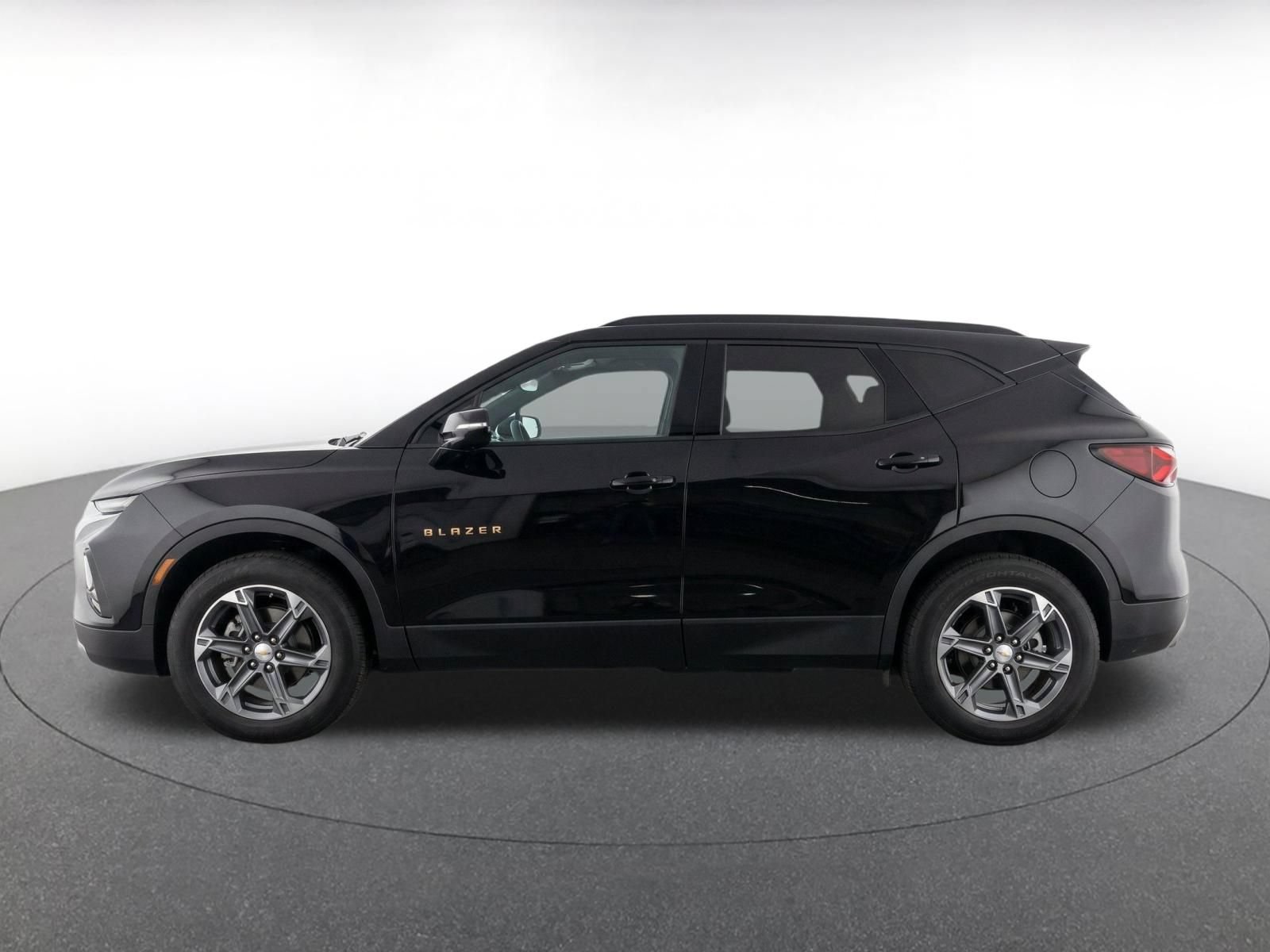 Used 2026 Chevrolet Blazer LT FWD image 4