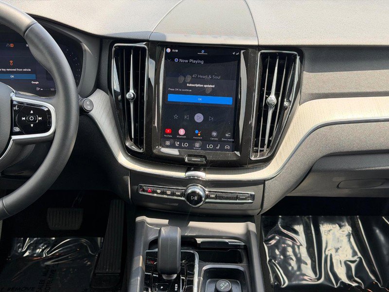 Certified 2025 Volvo XC60 B5 Plus w/ Climate Package AWD/4WD image 14