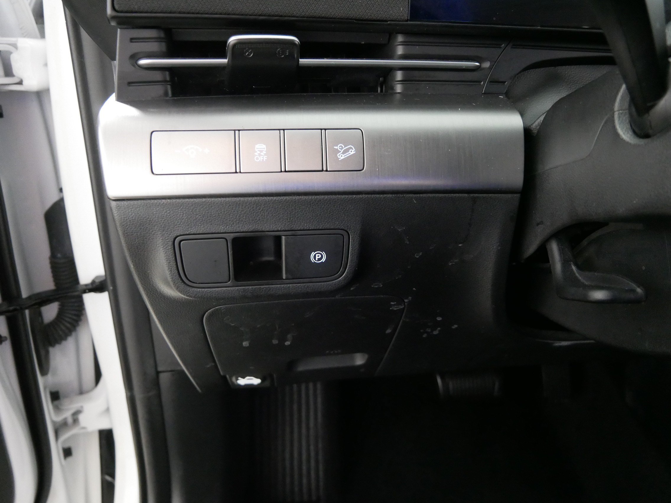 Used 2025 Hyundai Kona SEL AWD/4WD image 26