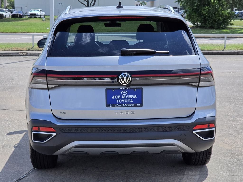 Used 2026 Volkswagen Taos SE FWD image 8