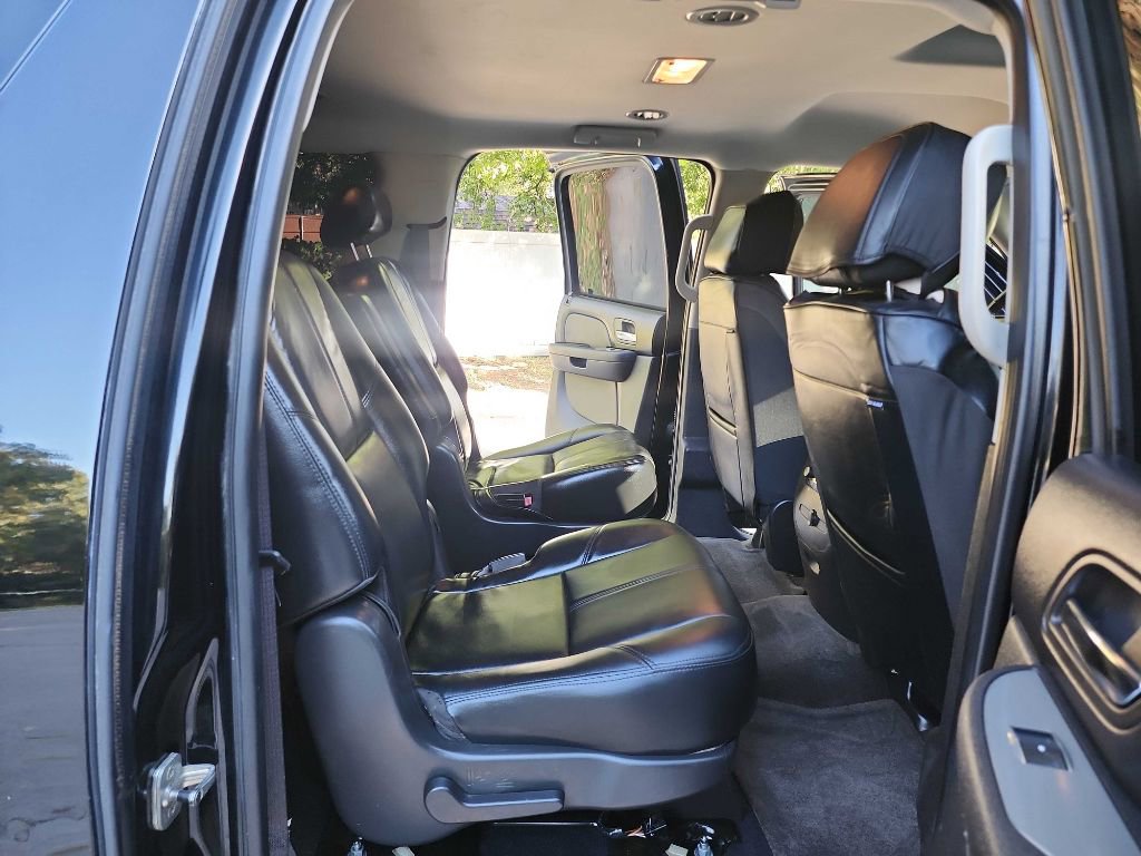 Used 2010 Chevrolet Suburban 2500 LS w/ Skid Plate Package image 32